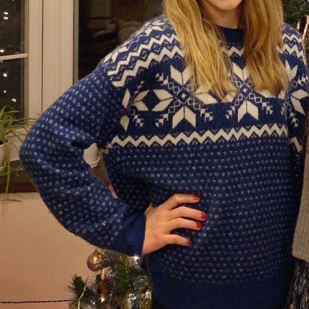 H&M winter sweater, size medium, EUC